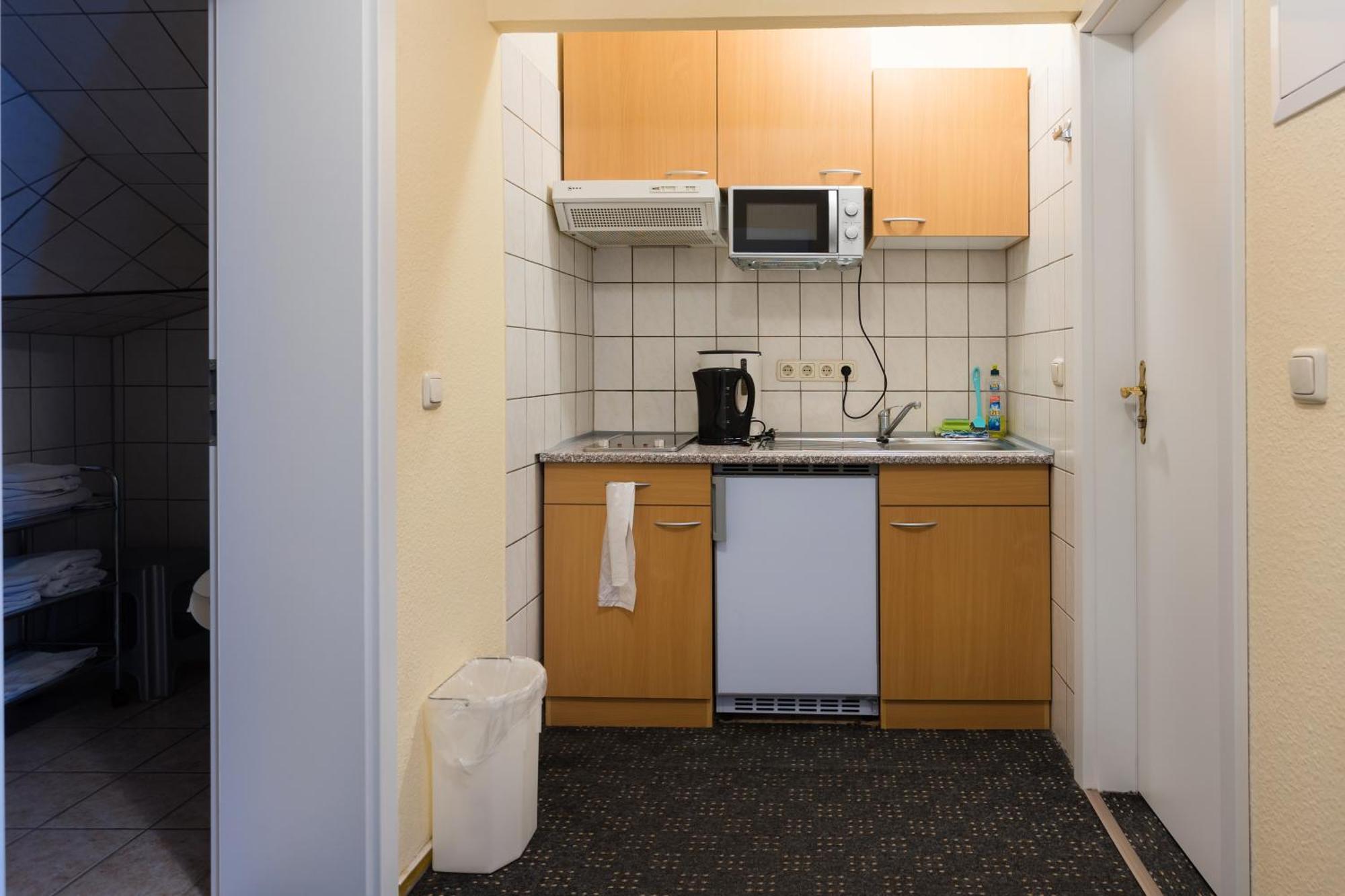 Pension & Ferienwohnungen Toepferstueb'L Saalfeld Saale Экстерьер фото